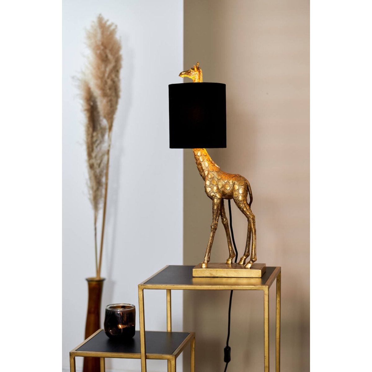 Giraffe 60cm Guld bordslampa från Light & Living - Giraffe &auml;r en unik bordslampa som kombinerar dj&auml;rv design med elegans.