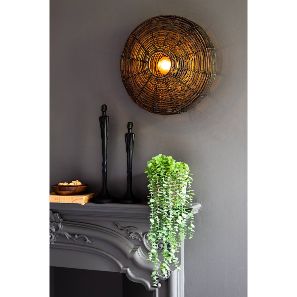 Mataka Ø50 Mörkbrun vägglampa från Light & Living - Ge ditt hem en varm och inbjudande k&auml;nsla med Mataka, en v&auml;gglampa i m&ouml;rkbrun rotting.