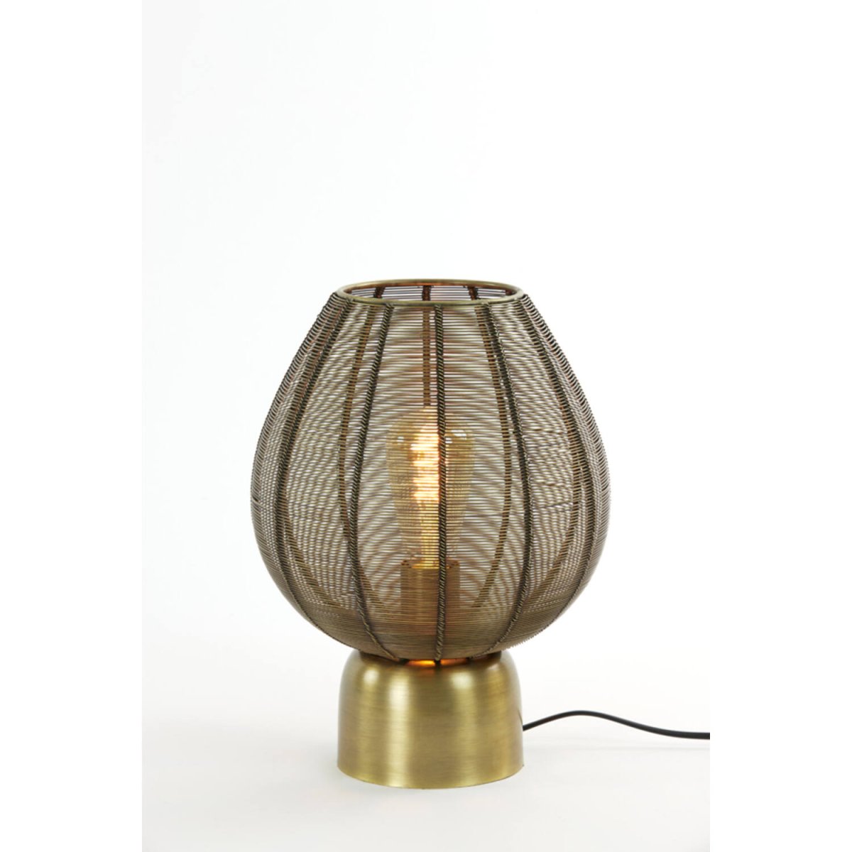 Suneko 34cm Antikguld bordslampa från Light & Living - Suneko &auml;r en elegant lampa av j&auml;rn i en antik guldfinish, d&auml;r den luftiga konstruktionen skapar ett vackert ljusspel.