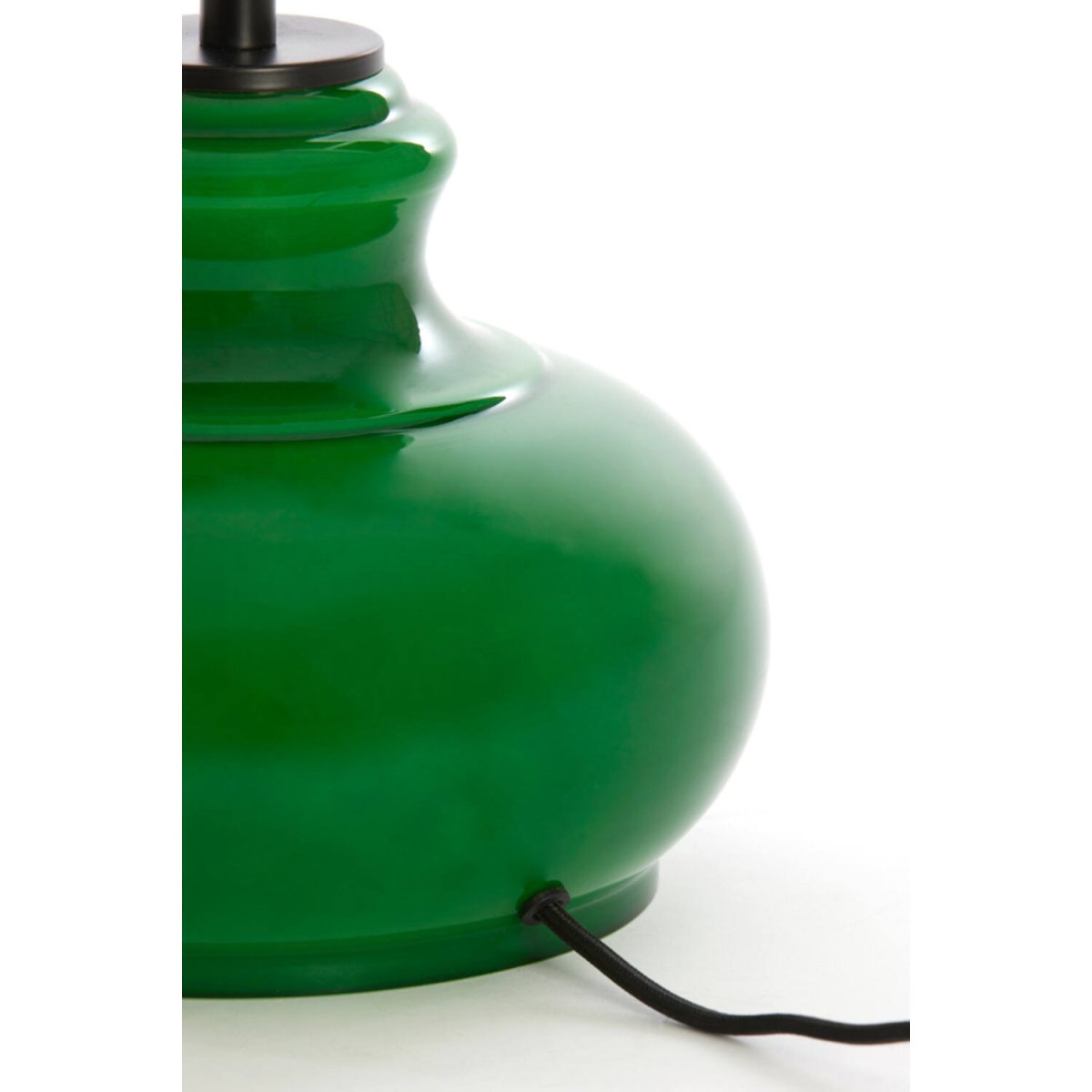 Verde 28cm Grön från Light & Living - Dess mjuka, runda form och djupa f&auml;rg skapar en harmonisk balans mellan klassisk och modern design.
