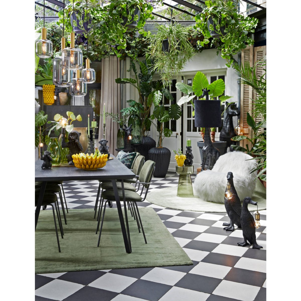 Duck 48cm Svart bordslampa från Light & Living - Denna unika lampa i svart med m&auml;ssingsdetaljer kombinerar lekfull design med elegant belysning.