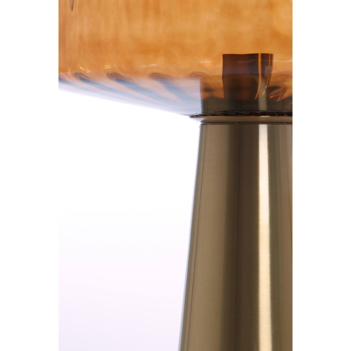 Pleat 53cm Guld/brun bordslampa från Light & Living - Pleat &auml;r en sofistikerad bordslampa med ett dekorativt brunt glas och en elegant guldfinish p&aring; foten.