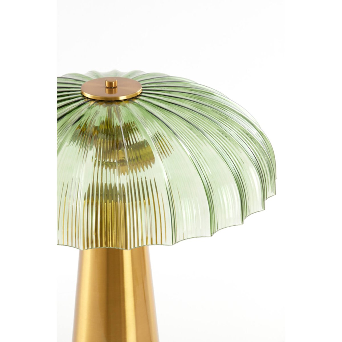 Fungo 50cm Guld bordslampa från Light & Living - Den eleganta och sofistikerade designen ger en lyxig touch till inredningen och skapar en varm, behaglig ljusspridning.