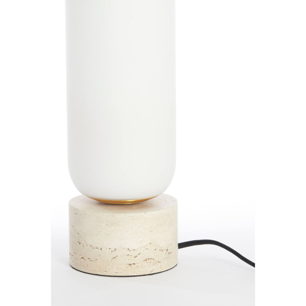 Rylano 47cm Sand bordslampa från Light & Living - Rylano &auml;r en sofistikerad bordslampa med en sandf&auml;rgad stenfot och en stilren sk&auml;rm i vitt glas, vackert inramad av en m&auml;ssingsdetalj.