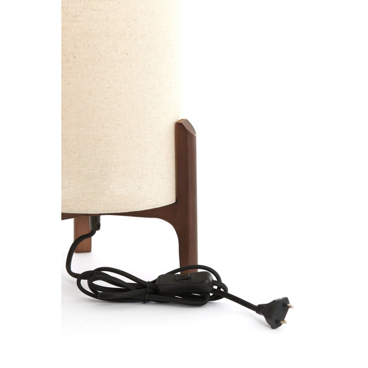 Litto 33cm Natur bordslampa från Light & Living - Litto &auml;r lika fin p&aring; s&auml;ngbordet som i vardagsrummet eller hallen &ndash; en stilfull detalj som bidrar till en ombonad k&auml;nsla i rummet.