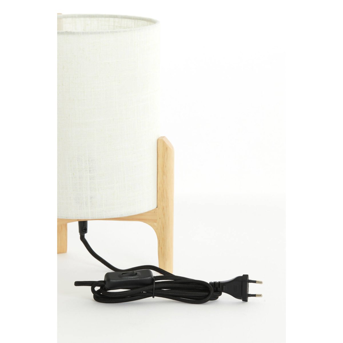 Litto 33cm Vit bordslampa från Light & Living - Litto &auml;r lika fin p&aring; s&auml;ngbordet som i vardagsrummet eller hallen &ndash; en stilfull detalj som bidrar till en ombonad k&auml;nsla i rummet.