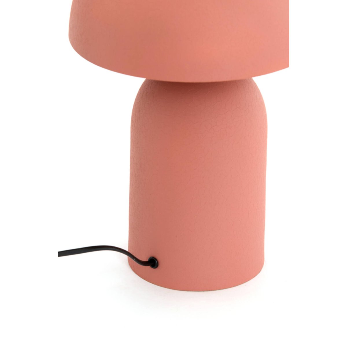 Tolima 35cm Rosa bordslampa från Light & Living - Lampans dova yta och harmoniska f&auml;rgton sprider en varm, behaglig k&auml;nsla i rummet &ndash; perfekt som st&auml;mningsbelysning p&aring; s&auml;ngbordet, i f&ouml;nstret eller p&aring; en hylla.