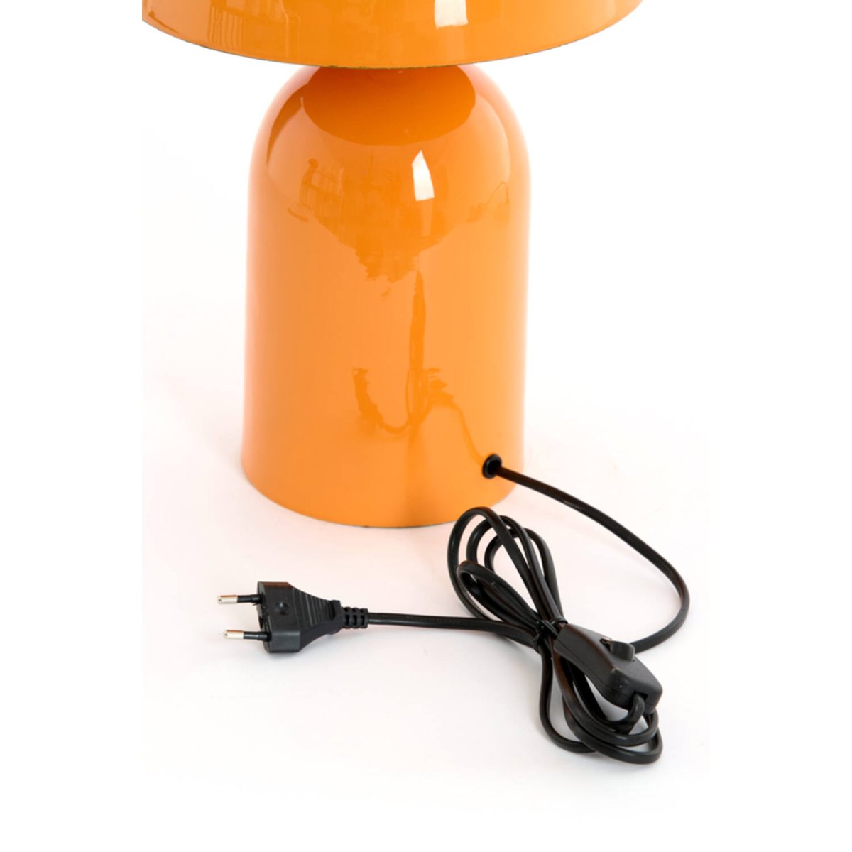 Tolima 35cm Orange bordslampa från Light & Living - Lampans f&auml;rgton sprider en varm, behaglig k&auml;nsla i rummet &ndash; perfekt som st&auml;mningsbelysning p&aring; s&auml;ngbordet, i f&ouml;nstret eller p&aring; en hylla.