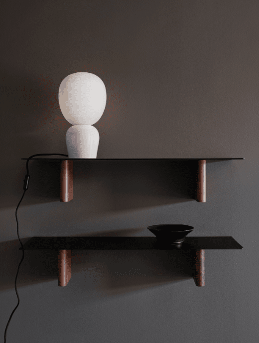 Buddy 34cm Vit bordslampa från Belid - Med sitt j&auml;mna sken och sin sofistikerade design blir Buddy en naturlig del av hemmet, en f&ouml;ljeslagare som sprider ljus och karakt&auml;r i generationer fram&aring;t.