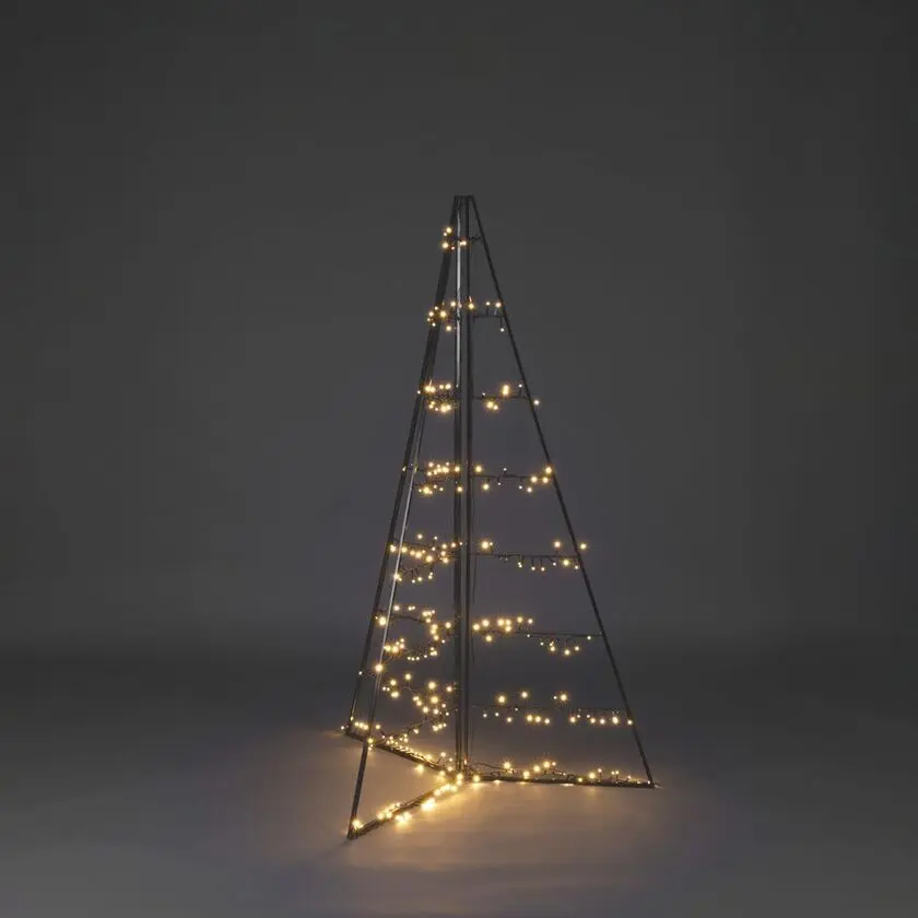 Metalldekoration pyramid 150cm Svart från Konstsmide - Med 279 varma amberf&auml;rgade LED-lampor sprider den ett elegant sken och skapar en magisk atmosf&auml;r.