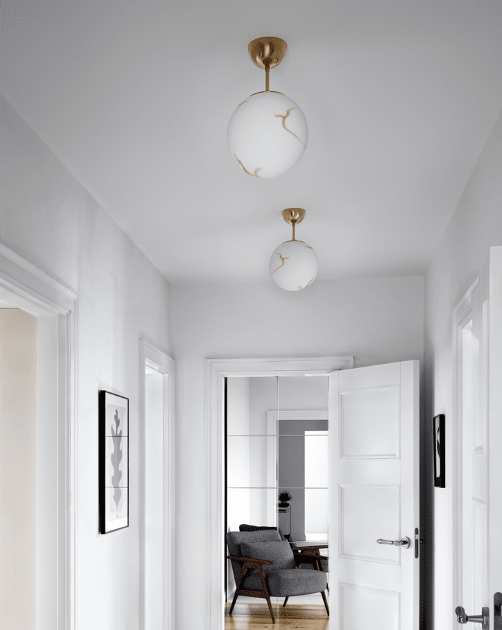 Bellagio Ø25 Mässing plafond från By Rydéns - Bellagio &auml;r en elegant plafond med tydlig retrok&auml;nsla, designad f&ouml;r att ge b&aring;de stil och funktion till ditt hem.