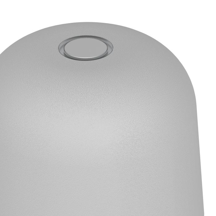 Mannera 20cm Grå portabel från Eglo - Den laddas enkelt med medf&ouml;ljande USB-kabel, vilket g&ouml;r den smidig att ta med &ouml;verallt &ndash; oavsett om du &auml;r p&aring; uteplatsen, i tr&auml;dg&aring;rden eller p&aring; picknick.