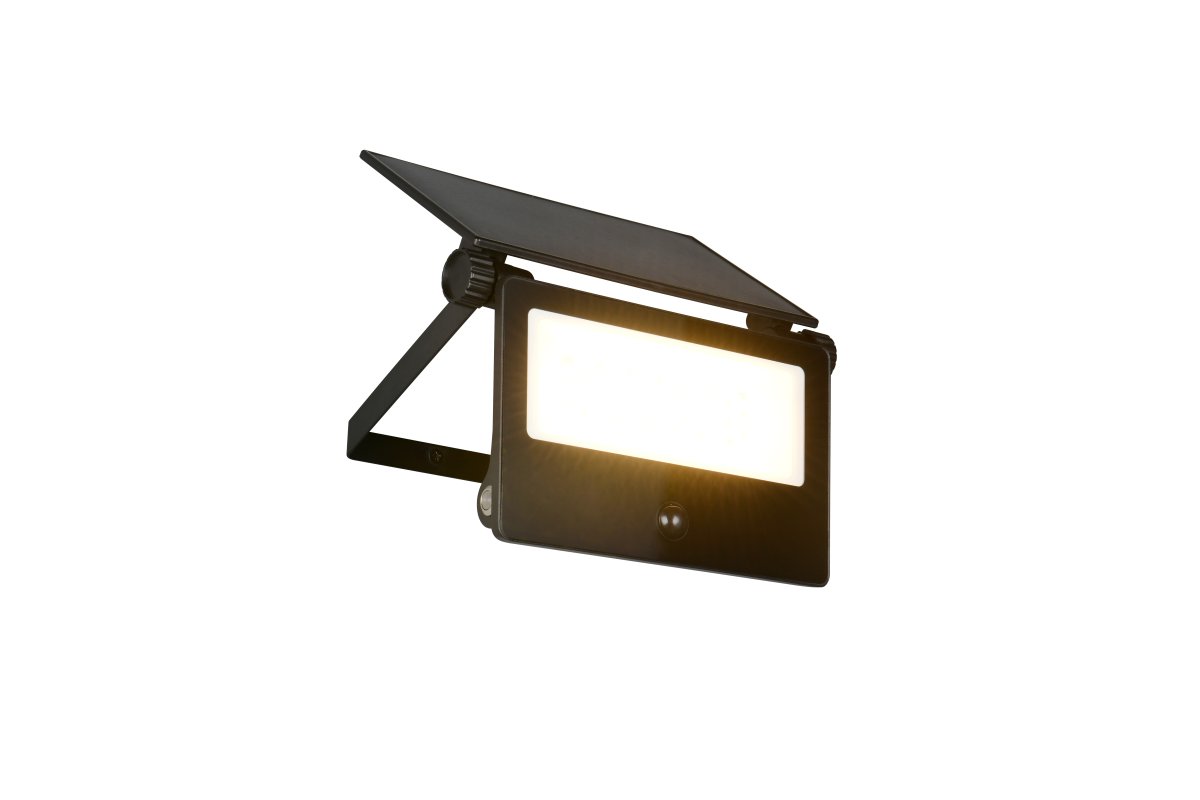 Moura 15cm Svart utelampa från Trio Lighting - Moura &auml;r en kraftfull och milj&ouml;v&auml;nlig utomhusbelysning med integrerad solpanel och laddningsbara batterier.