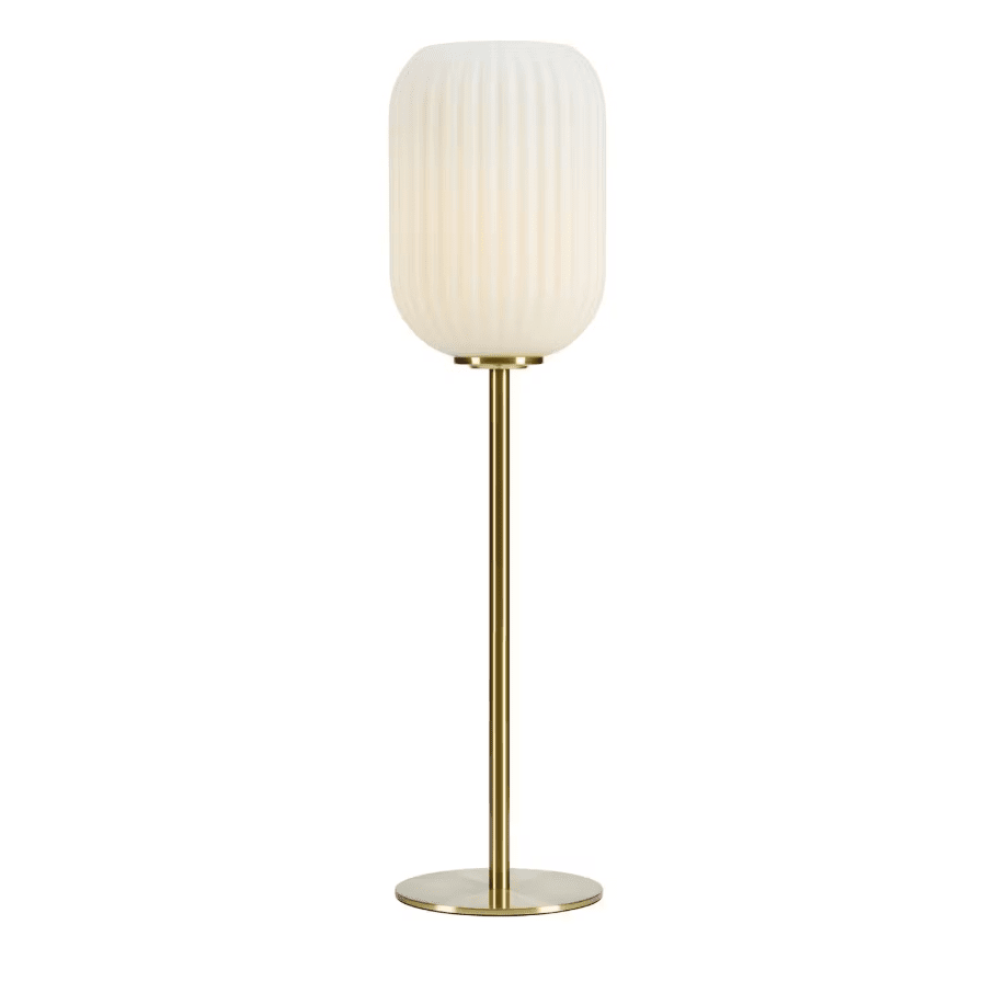 Cava 55cm Borstad mässing bordslampa från Markslöjd - Den borstade m&auml;ssingsfoten tillsammans med den r&auml;fflade opala glaskupan skapar en stilren och sofistikerad k&auml;nsla som passar i de flesta inredningar.