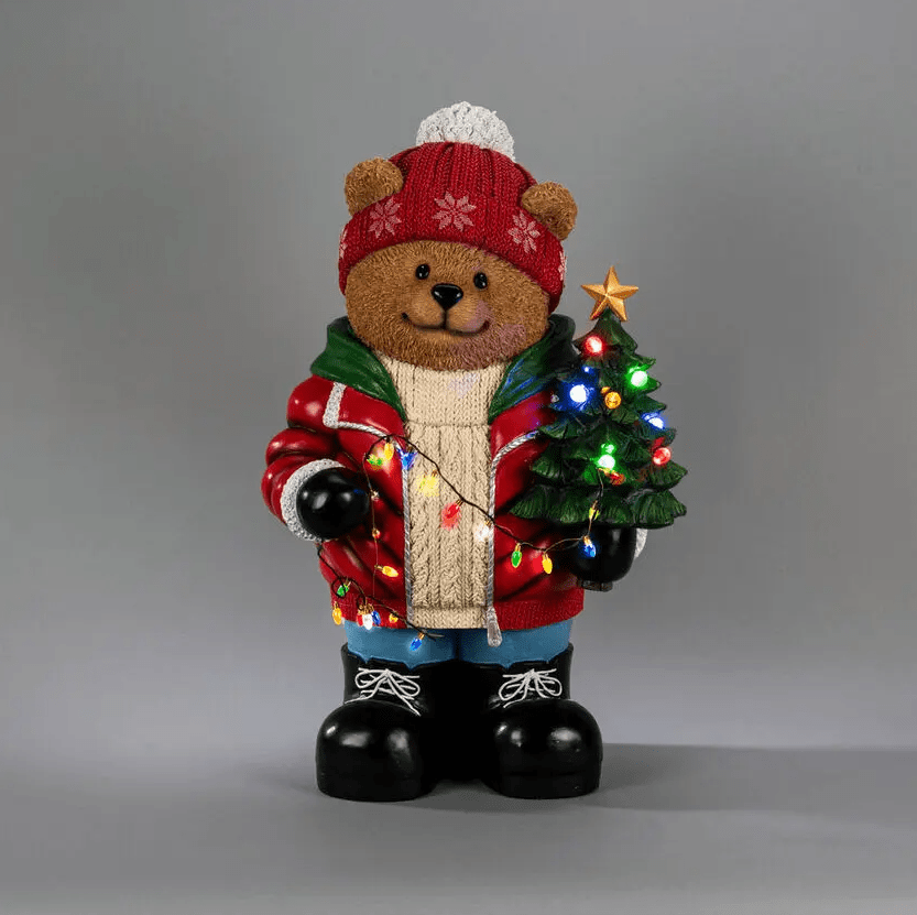 Stor Teddybjörn 66cm Flerfärgad från Konstsmide - Sprid julgl&auml;dje med denna charmiga teddybj&ouml;rn i vinterkl&auml;der!