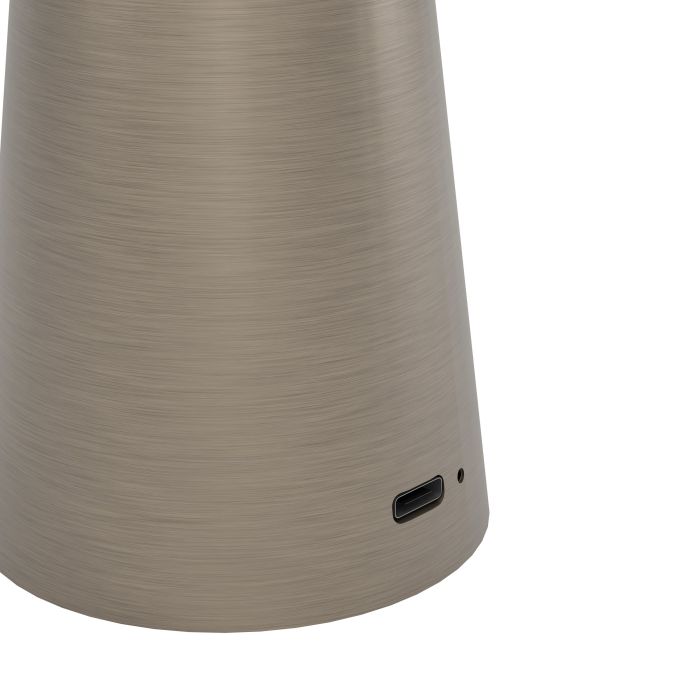 Piccola 28cm Brons portabel från Eglo - Tack vare IP54-klassning &auml;r den t&aring;lig mot vattenst&auml;nk och l&auml;mpar sig f&ouml;r b&aring;de inomhus- och utomhusbruk.
