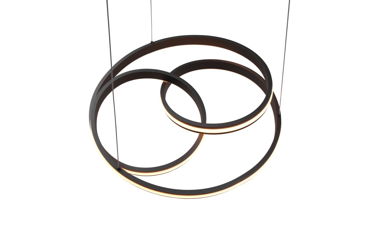 Nuria Ø60 Svart taklampa från Trio Lighting - Den mattsvarta färgdesignen gör att Nuria smälter in i olika inredningsstilar och ger rummet en modern och sofistikerad touch.