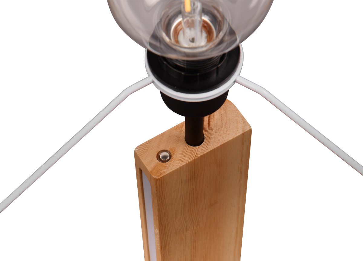 Rahul Svart golvlampa från Trio Lighting - Golvlampan Rahul kombinerar naturmaterial med modern design och skapar en varm och inbjudande atmosf&auml;r.