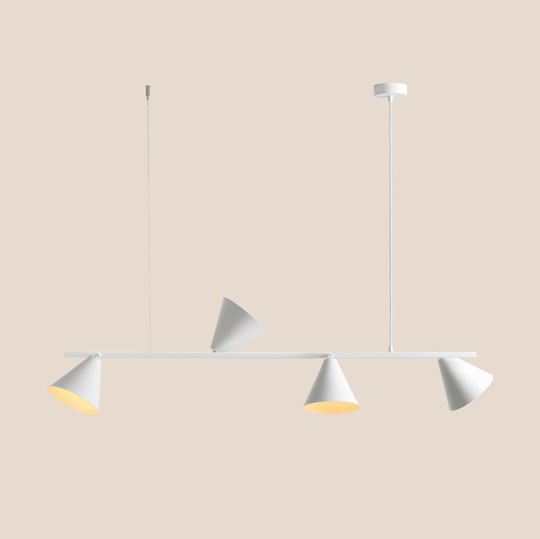 Form 120cm Vit taklampa från Artera - Lampans enkla och geometriska design g&ouml;r den till en m&aring;ngsidig belysningsl&ouml;sning som sm&auml;lter in i de flesta inredningsstilar, samtidigt som den tillf&ouml;r en touch av modern elegans till rummet.
