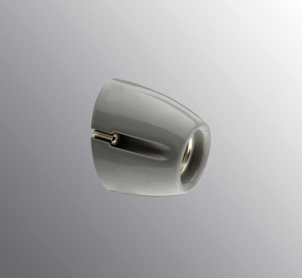 Basic Sned Ø7 Grå vägglampa från Ifö electric - Basic sned porslinssockel &auml;r en m&aring;ngsidig och elegant armatur som kan monteras b&aring;de p&aring; v&auml;gg och i tak.