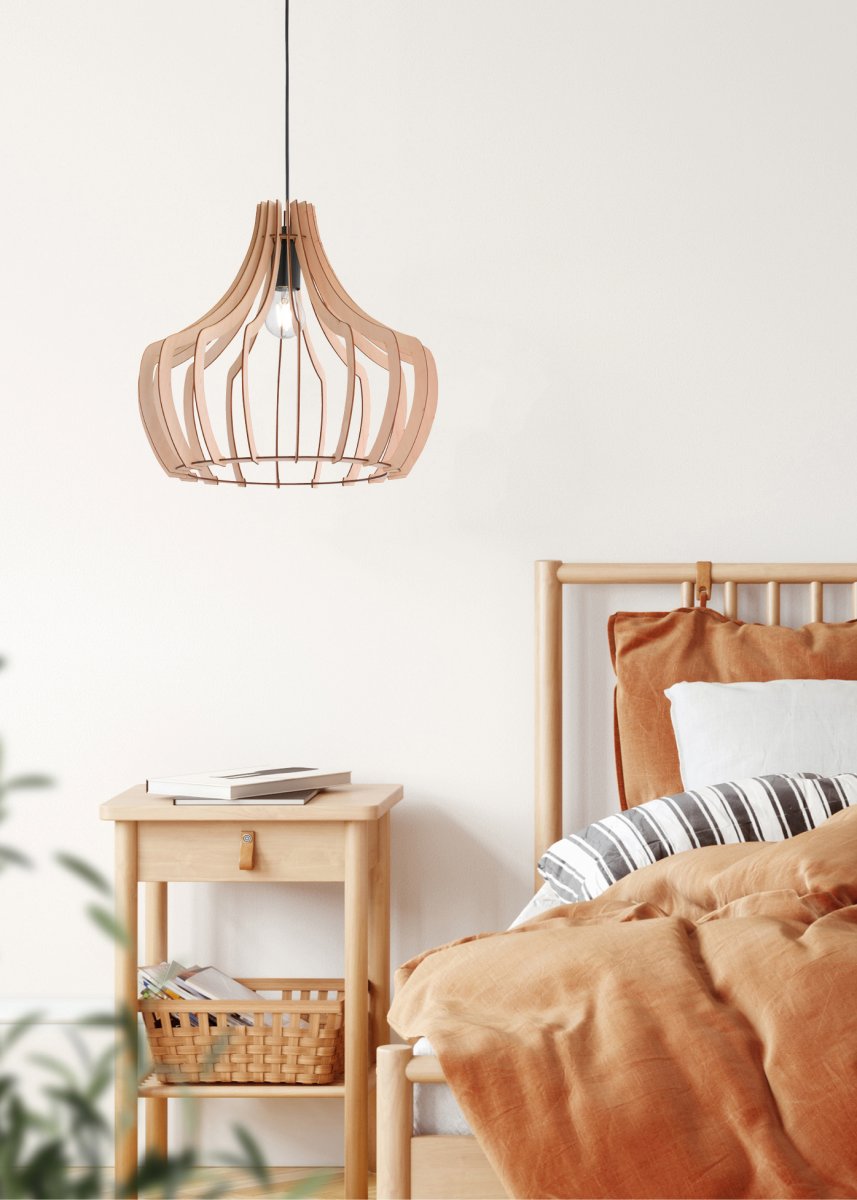 Wood Ø44 Trä taklampa från Trio Lighting - Wood &auml;r en elegant takpendel med sv&auml;ngd form som sm&auml;lter in i m&aring;nga rum och inredningsstilar.