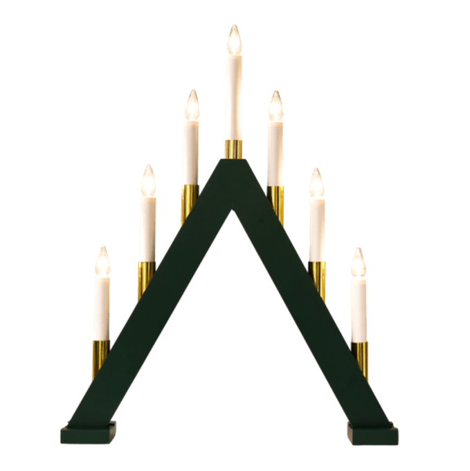 Hilda 7 Mörkgrön från Pixie Design - Hilda &auml;r en dekorativ ljusstake i tr&auml; med en djup m&ouml;rkgr&ouml;n f&auml;rg och guldf&auml;rgade manschetter som skapar en elegant kontrast.