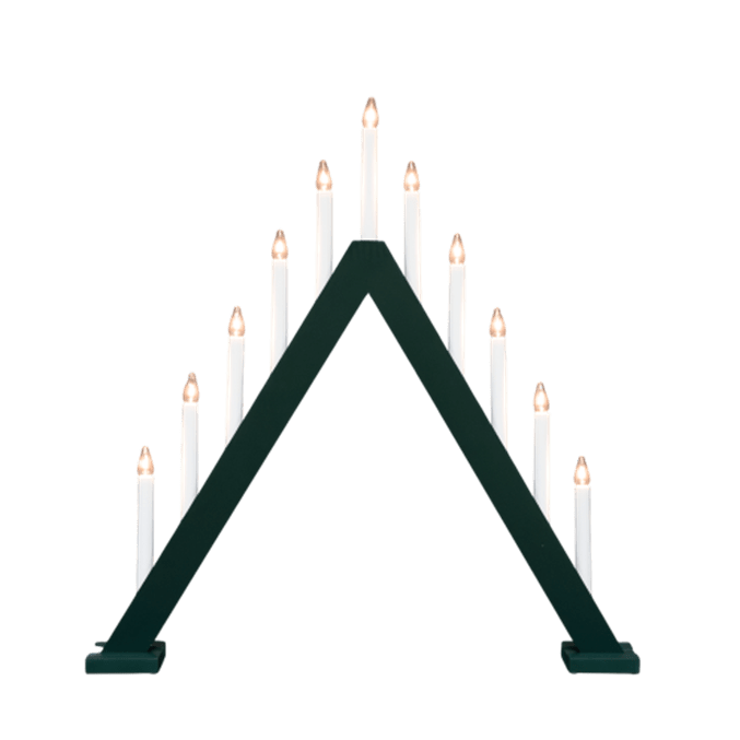 Nova 11 Mörkgrön från Pixie Design - Nova &auml;r en klassisk ljusstake i tr&auml; med elva ljus och en vacker m&ouml;rkgr&ouml;n f&auml;rg som f&ouml;r tankarna till traditionellt julfirande.