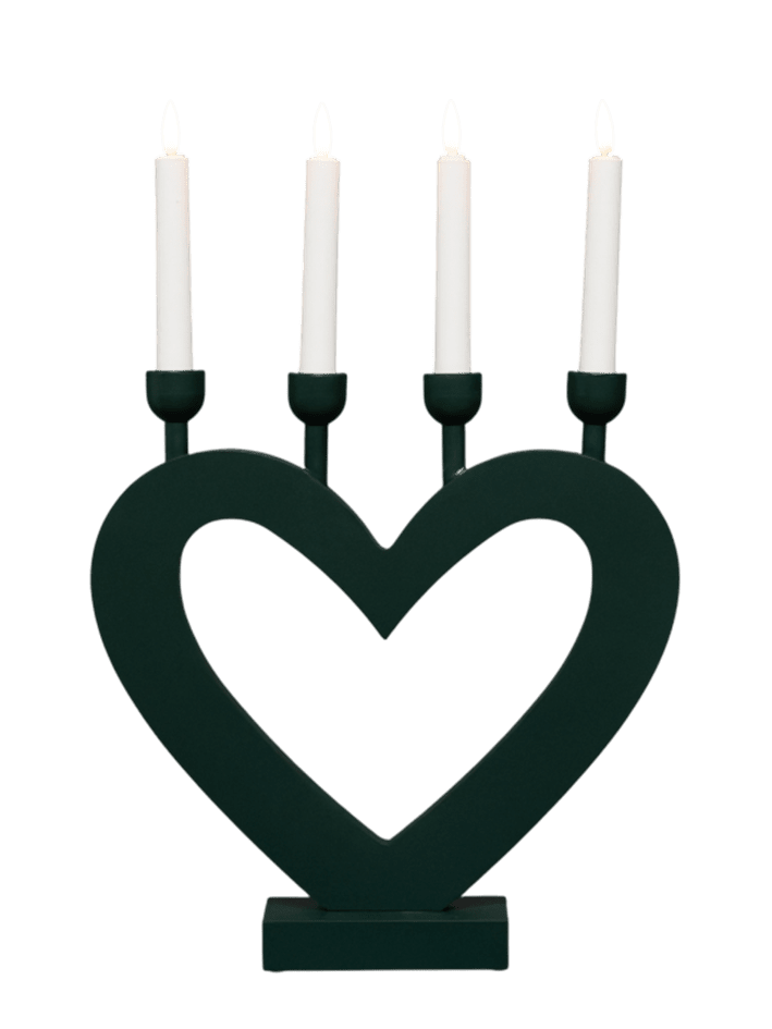 Hjärta Mörkgrön från Pixie Design - En dekorativ ljusstake i tr&auml; formad som ett hj&auml;rta, med fyra ljus som sprider ett st&auml;mningsfullt sken.