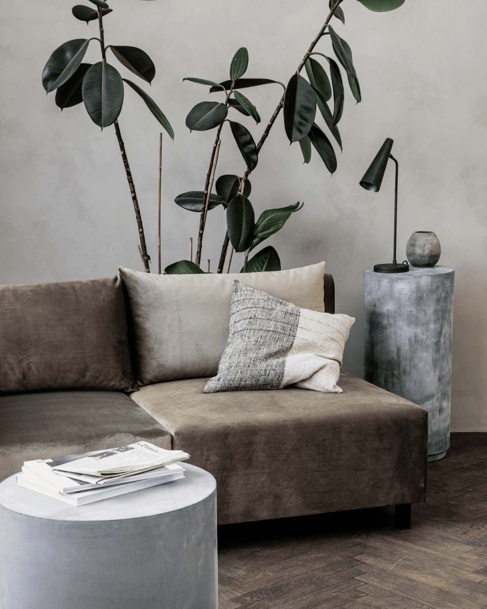 Precise 52cm Mattsvart skrivbordslampa från House Doctor - Anv&auml;nd lampan p&aring; ditt skrivbord p&aring; kontoret, p&aring; nattduksbordet i sovrummet eller p&aring; hyllan i k&ouml;ket.