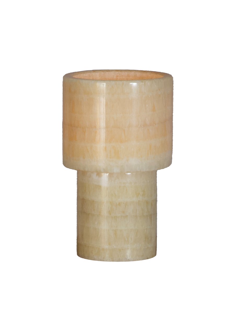Lucie 16cm Natur portabel från PR Home - Lucie laddbar bordslampa i marmor &auml;r en elegant och st&auml;mningsfull lampa som sprider ett vackert, varmt ljus.