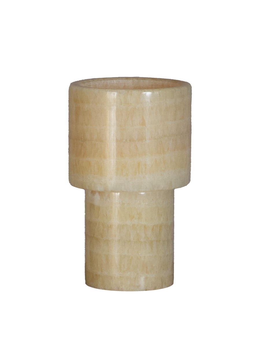 Lucie 16cm Natur portabel från PR Home - Lucie laddbar bordslampa i marmor &auml;r en elegant och st&auml;mningsfull lampa som sprider ett vackert, varmt ljus.