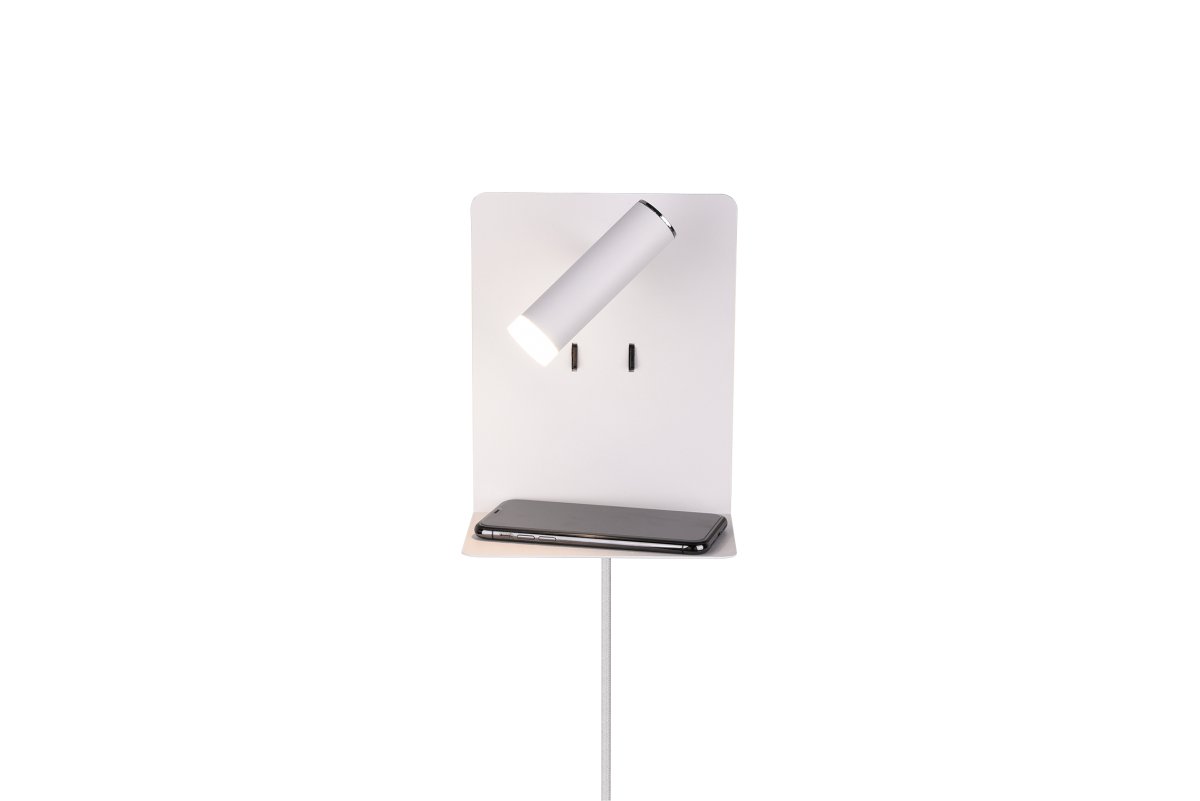 Element Vit läslampa från Trio Lighting - Med en hylla och en USB-port f&ouml;r laddning, &auml;r den b&aring;de praktisk och funktionell.