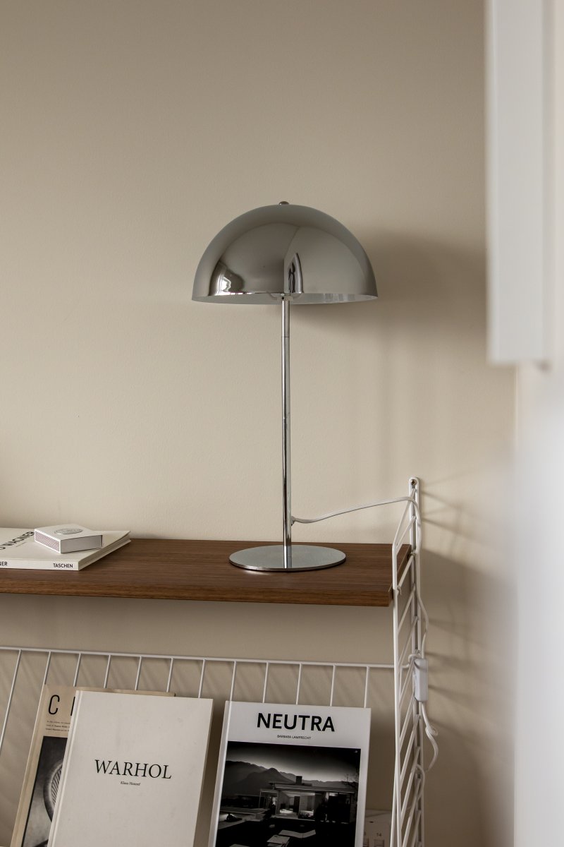 Icon 48cm Krom bordslampa från Globen Lighting - Detta &auml;r en st&ouml;rre version av serien Icon bordslampor.