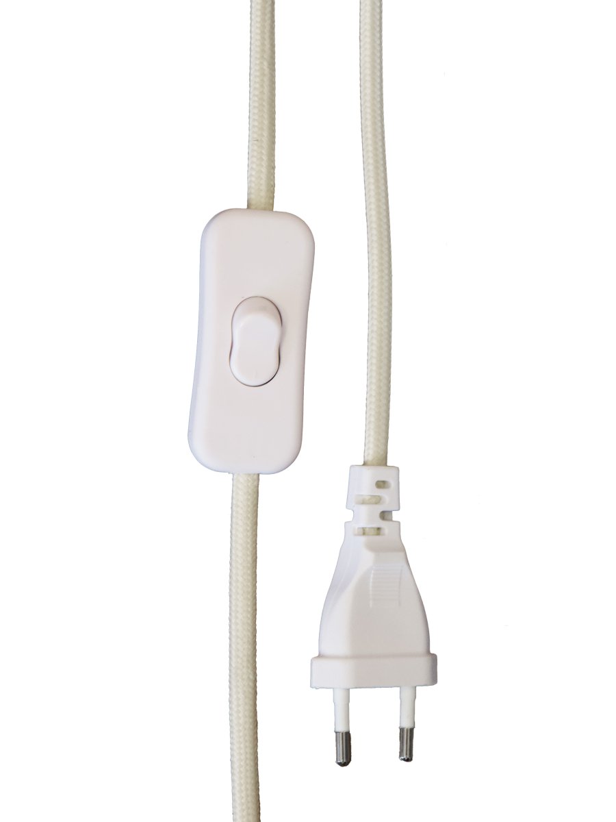 Lyon 40cm Brun bordslampa från PR Home - Med sin stilrena och inbjudande design passar Lyon lika fint p&aring; ett sidobord, nattduksbord eller i ett f&ouml;nster, d&auml;r den blir ett dekorativt och st&auml;mningsfullt inslag i b&aring;de klassiska och moderna hem.
