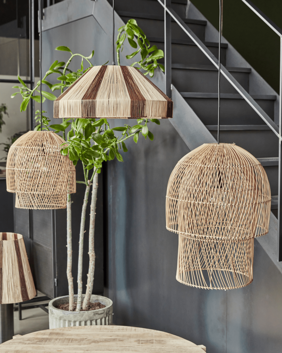 Getti Ø40 skärm exkl. upphäng Natur taklampa från House Doctor - S&aring; om du &auml;r ute efter en vanlig taklampa till ett litet matrumsbord eller en lampa som ger ett en intressant silhuett till soffgruppen, s&aring; &auml;r det kanske den h&auml;r modellen som passar b&auml;st.