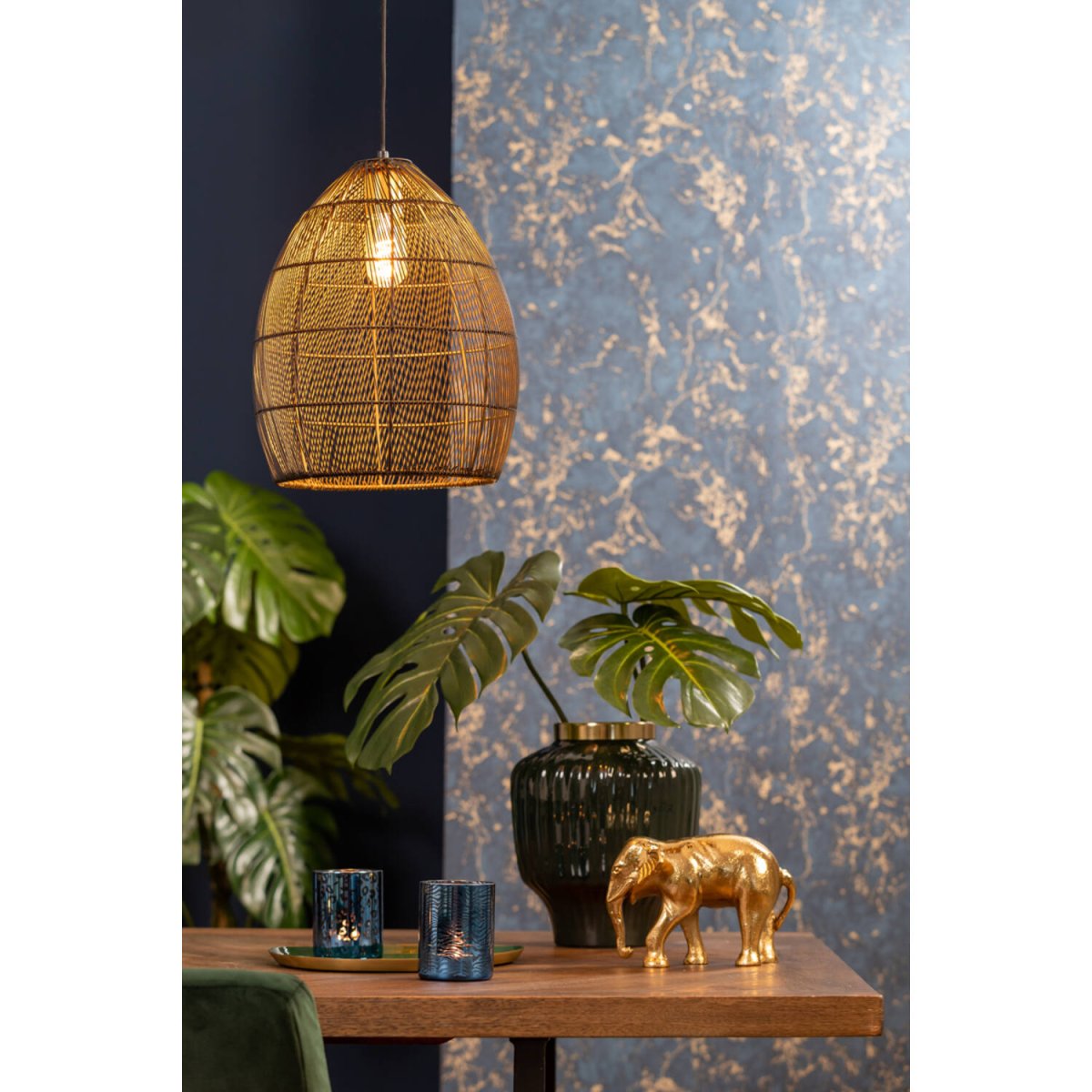Meya Ø40 Svart/guld taklampa från Light & Living - Meya &auml;r en stilfull takpendel tillverkad av svart metall, d&auml;r den &ouml;ppna designen skapar ett luftigt och modernt uttryck.