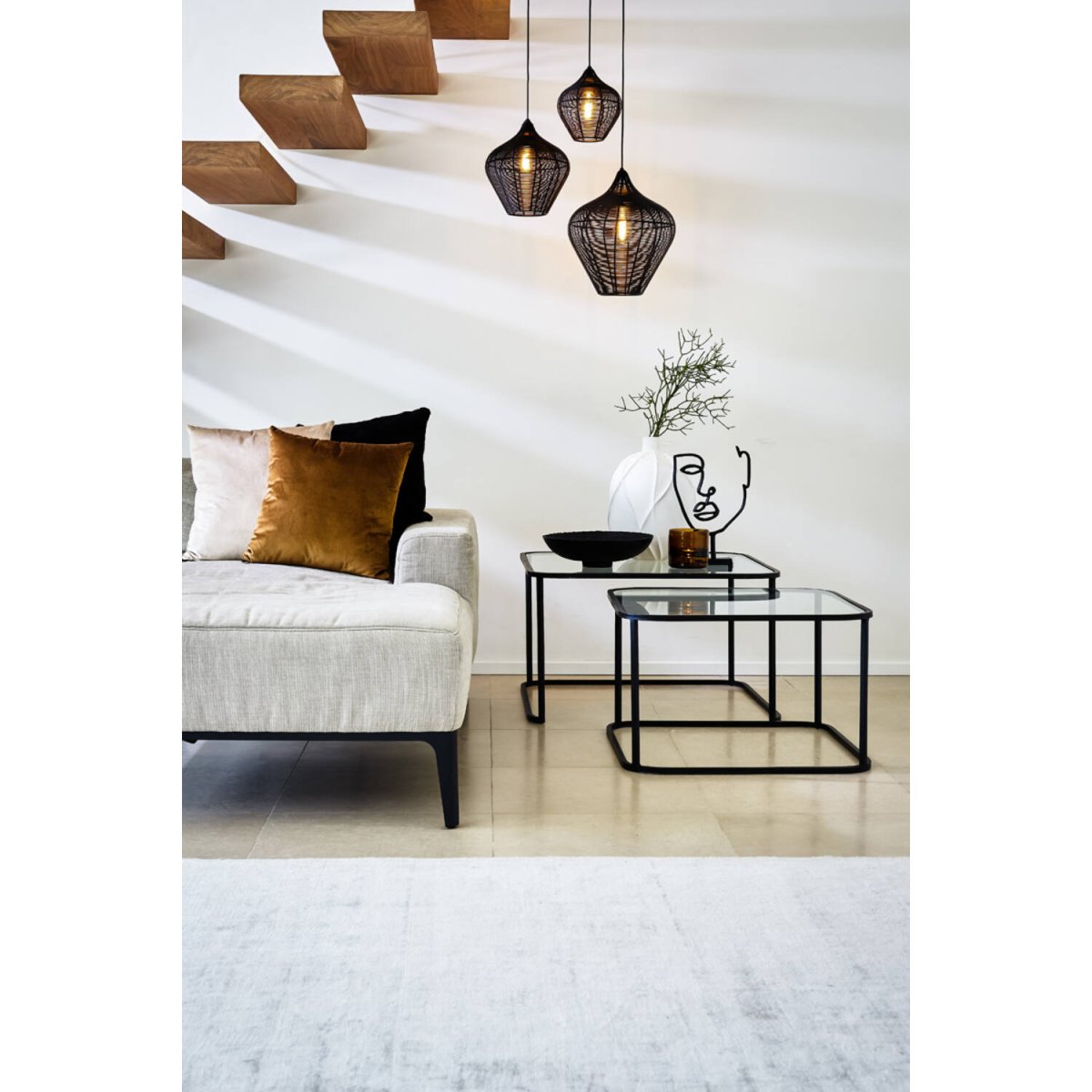Alvaro Ø36 Svart taklampa från Light & Living - Alvaro &auml;r en stilfull takpendel med en vackert formad metallsk&auml;rm i mattsvart f&auml;rg.