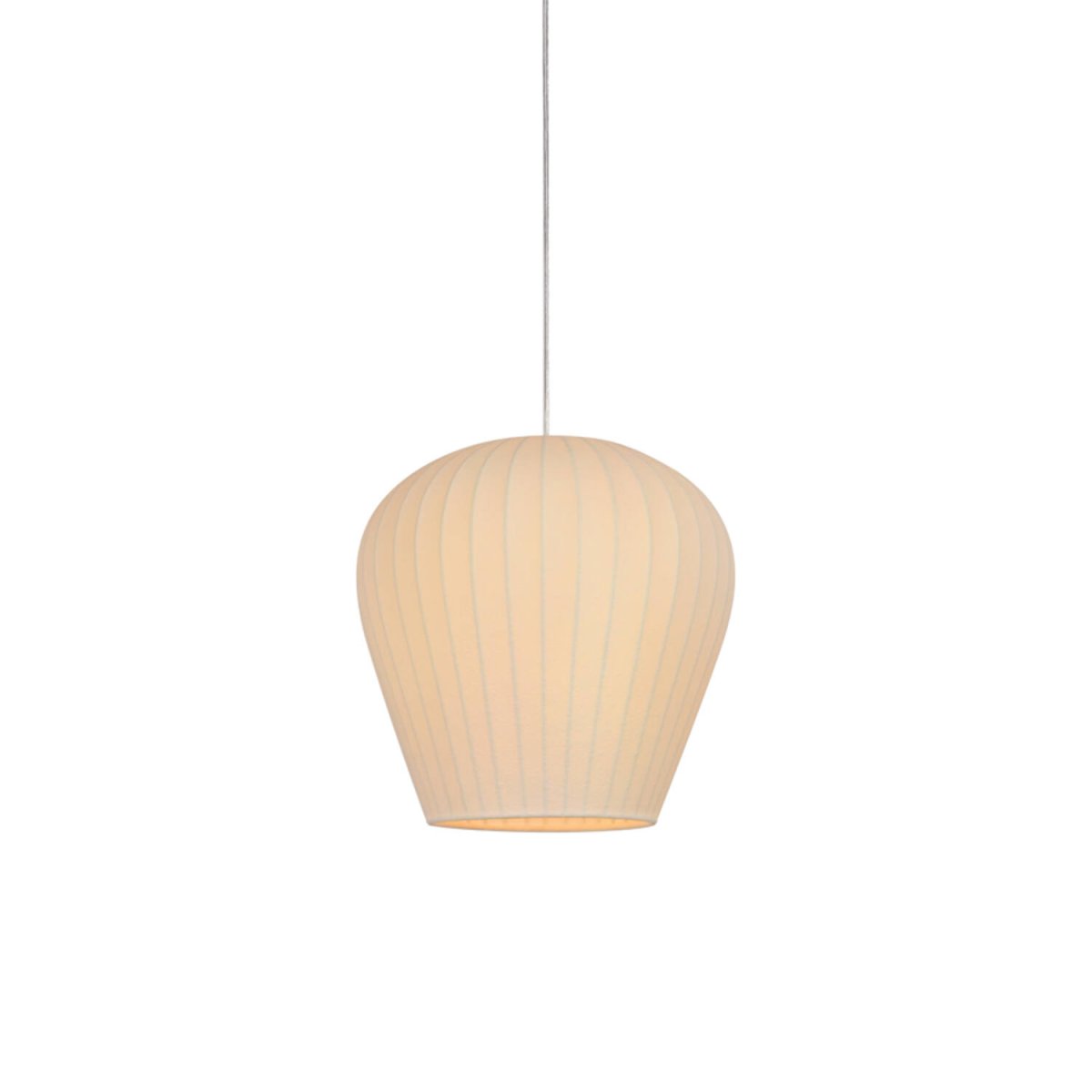 Xela Ø30 Vit taklampa från Light & Living - Xela &auml;r en dekorativ takpendel i en mjuk och organisk form, kl&auml;dd i vit f&auml;rg.
