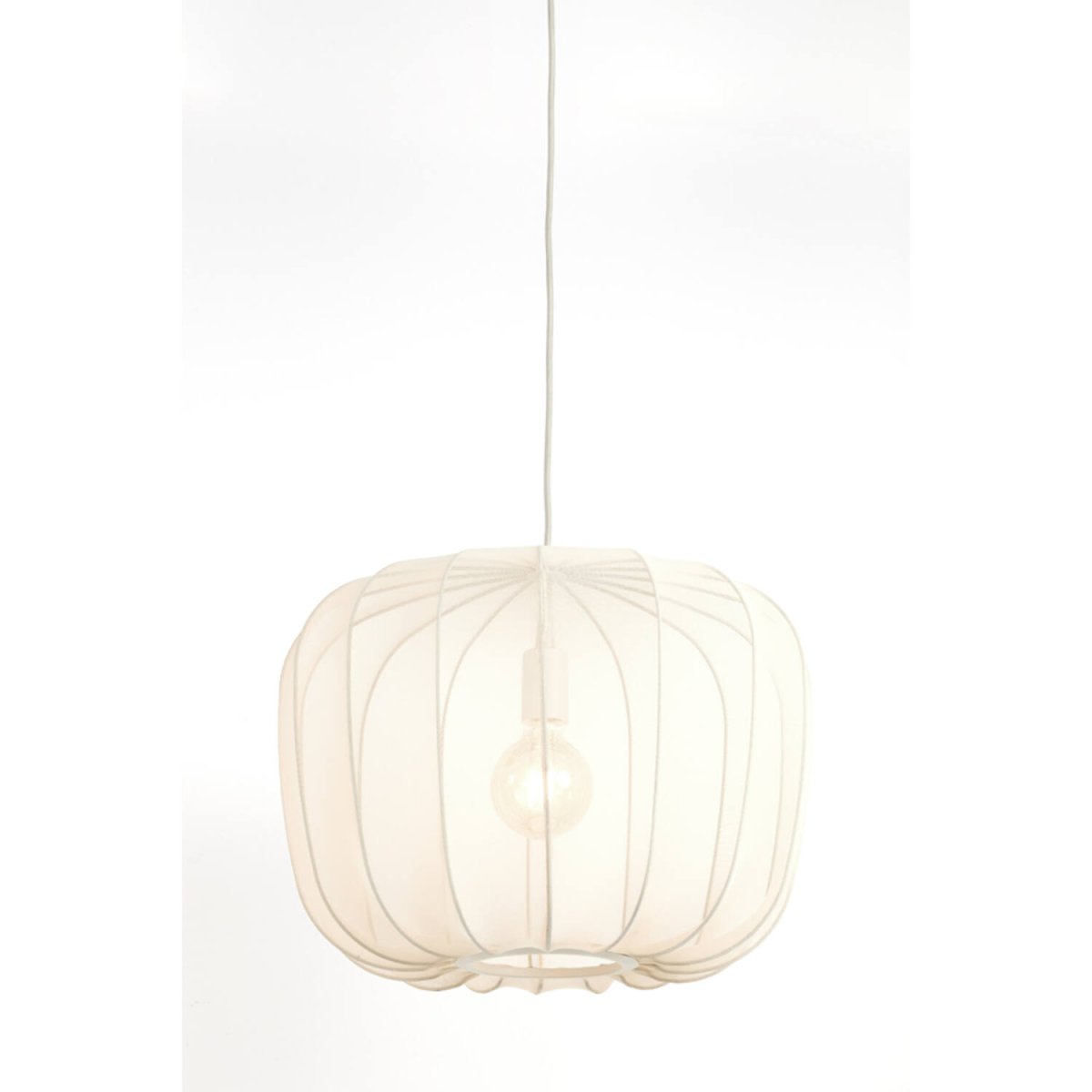 Plumeria Ø50 Sand taklampa från Light & Living - Den dekorativa sk&auml;rmen med meshtyg skapar en vacker ljusspridning i rummet n&auml;r lampan &auml;r t&auml;nd.