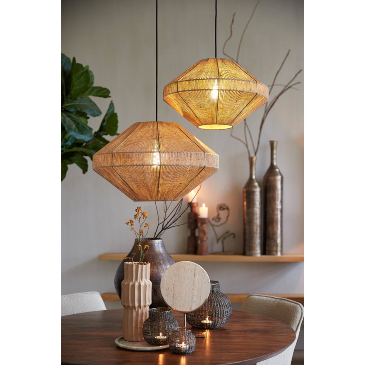 Mallow Ø60 Natur taklampa från Light & Living - Mallow &auml;r en stilfull taklampa med en diamantformad sk&auml;rm inlindad i jutesn&ouml;re.