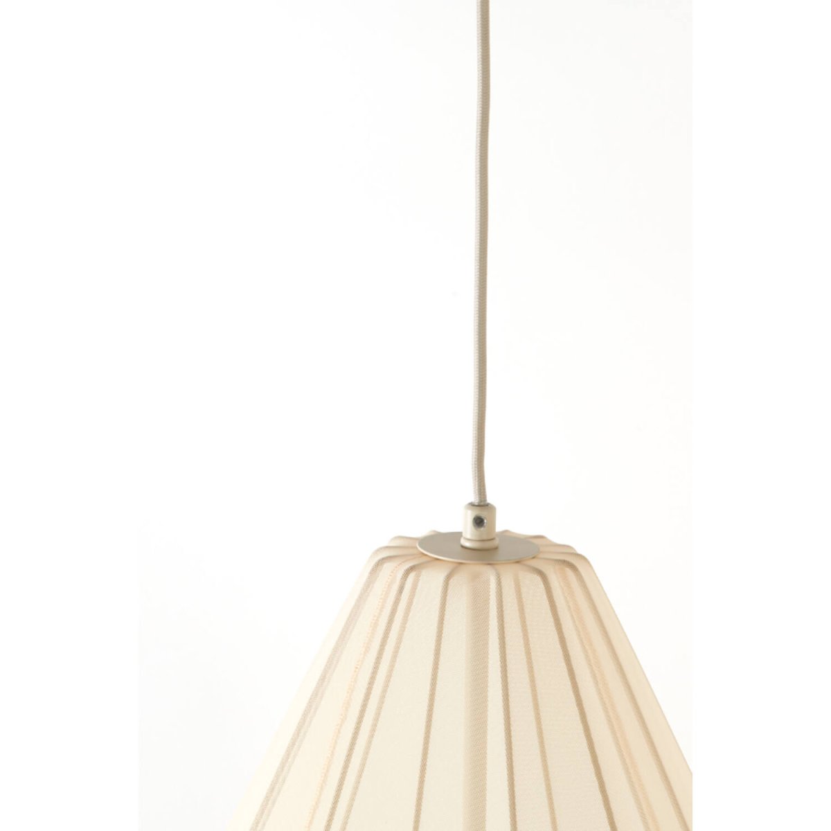 Itela Ø38 Sand taklampa från Light & Living - Itela &auml;r en stilfull takpendel i sandf&auml;rgad ton, d&auml;r den unika sk&auml;rmen i meshtyg skapar ett mjukt och behagligt ljus.