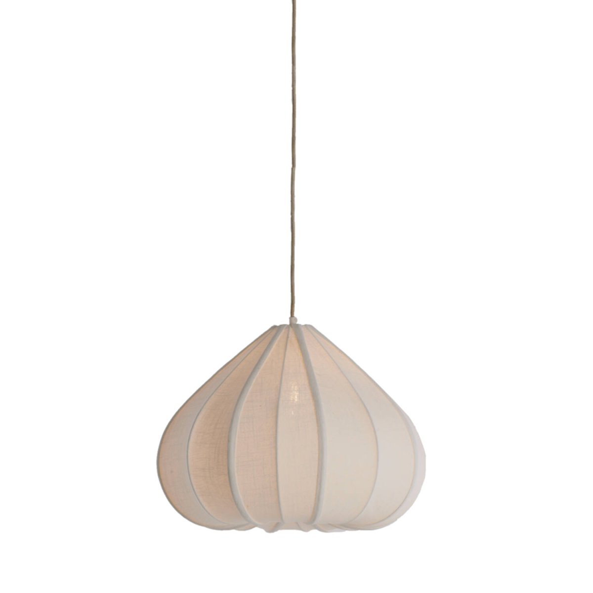 Zubeda Ø50 Krämvit taklampa från Light & Living - Zubeda har en mjuk och elegant form, kl&auml;dd i kr&auml;mvit textil som ger en varm och behaglig ljusspridning.
