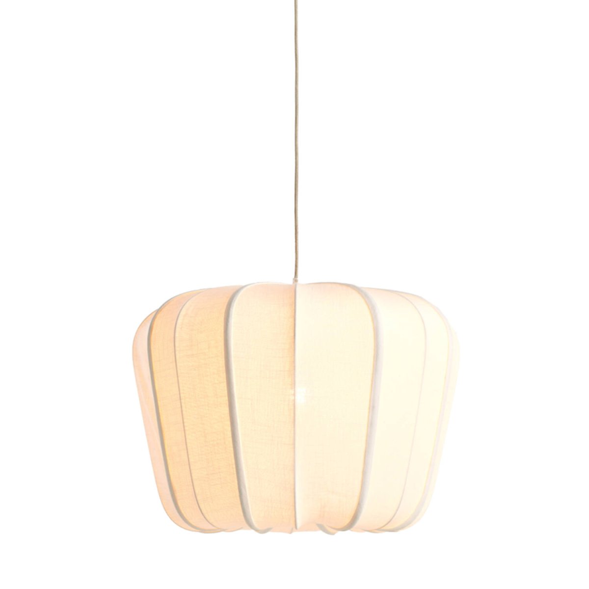 Zubedo Ø60 Krämvit taklampa från Light & Living - Zubedo har en mjuk och elegant form, kl&auml;dd i kr&auml;mvit textil som ger en varm och behaglig ljusspridning.