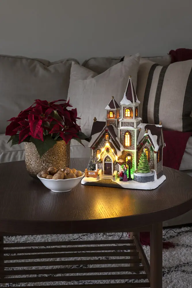 Mekanisk juldekoration kyrka 38cm Flerfärgad från Konstsmide - St&auml;mningsfull juldekoration i form av en kyrka med 11 varmvita LED-ljus och klassisk julmusik.