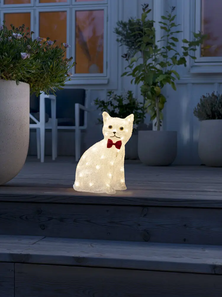 Sittande katt akryl Klar från Konstsmide - Charmig och lekfull &ndash; denna sittande katt i akryl sprider v&auml;rme med sina 40 varmvita LED-ljus.