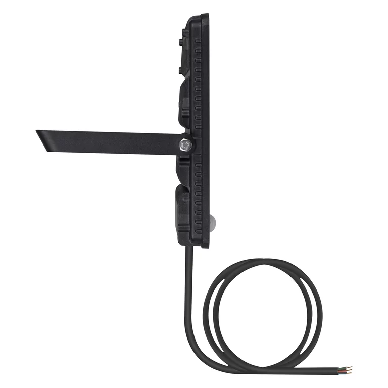 Floodlight Essential Sensor 50W Svart utelampa från Ledvance - Med en inbyggd r&ouml;relse- och dagsljussensor t&auml;nds ljuset automatiskt vid r&ouml;relse och anpassar sig efter ljusf&ouml;rh&aring;llandena, vilket maximerar energibesparingen.