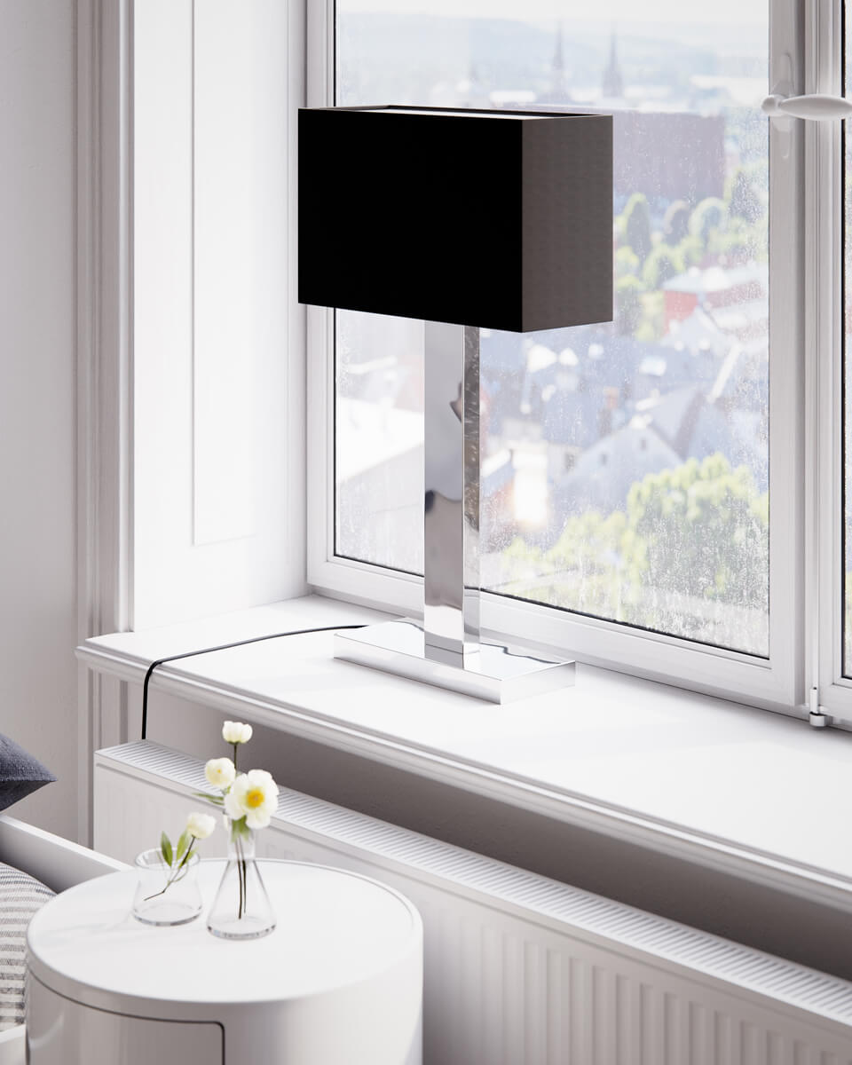 Prime 70cm Krom bordslampa från By Rydéns - Utforska m&ouml;jligheterna med Prime bordslampa i metall och tygsk&auml;rm, och l&aring;t dess eleganta design och varma belysning f&ouml;rh&ouml;ja ditt stora f&ouml;nster och skapa en inbjudande atmosf&auml;r i ditt hem.