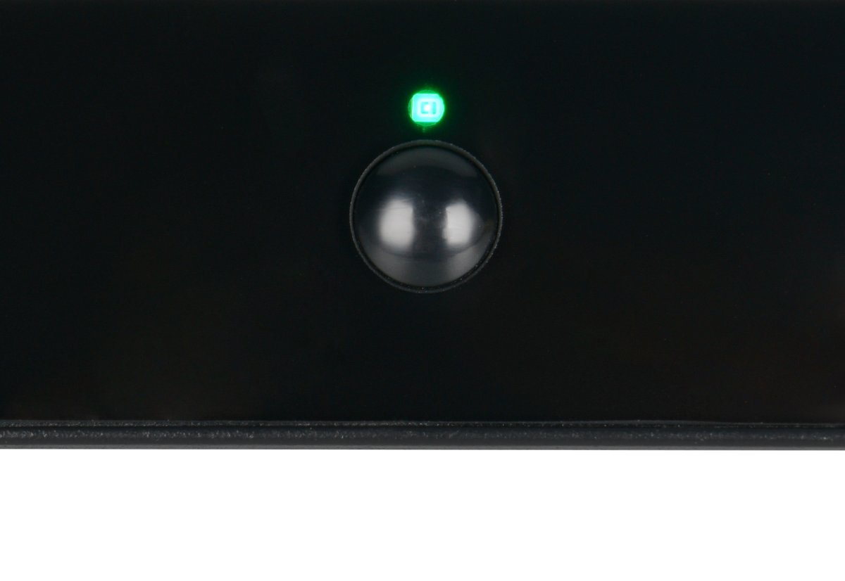 Moura 15cm Svart utelampa från Trio Lighting - Moura &auml;r en kraftfull och milj&ouml;v&auml;nlig utomhusbelysning med integrerad solpanel och laddningsbara batterier.