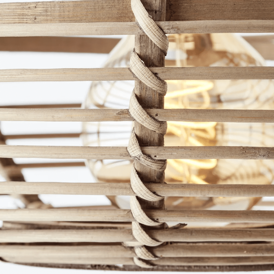 Woodball 110cm Natur taklampa från Brilliant - Woodball &auml;r en modern pendel med skandinavisk design.