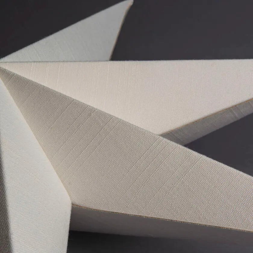 Pappersstjärna Ø60 Vit från Konstsmide - Vacker pappersstj&auml;rna i vit klassisk f&auml;rg, 60 cm i diameter &ndash; en stilfull juldekoration med rustik k&auml;nsla.